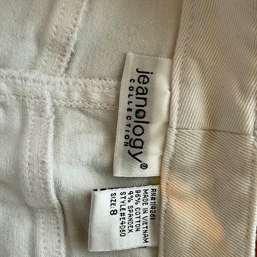 EUC Jeanology Size 8 Womens white denim shorts